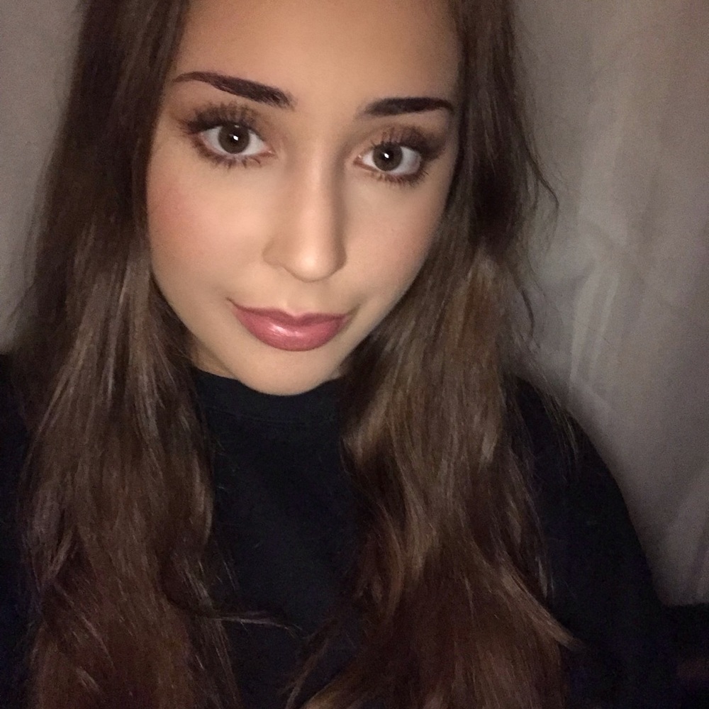 Meet your Posher, Emily